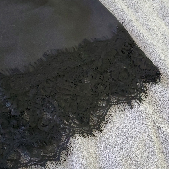 Forever 21 blacl lace skirt - Picture 2 of 2